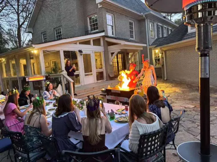 Private hibachi chef event example available for Alabama home and lake gatherings
